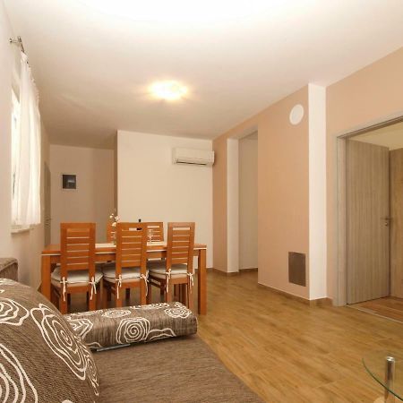 4 Stars Apartments-Pikula 法扎纳 外观 照片