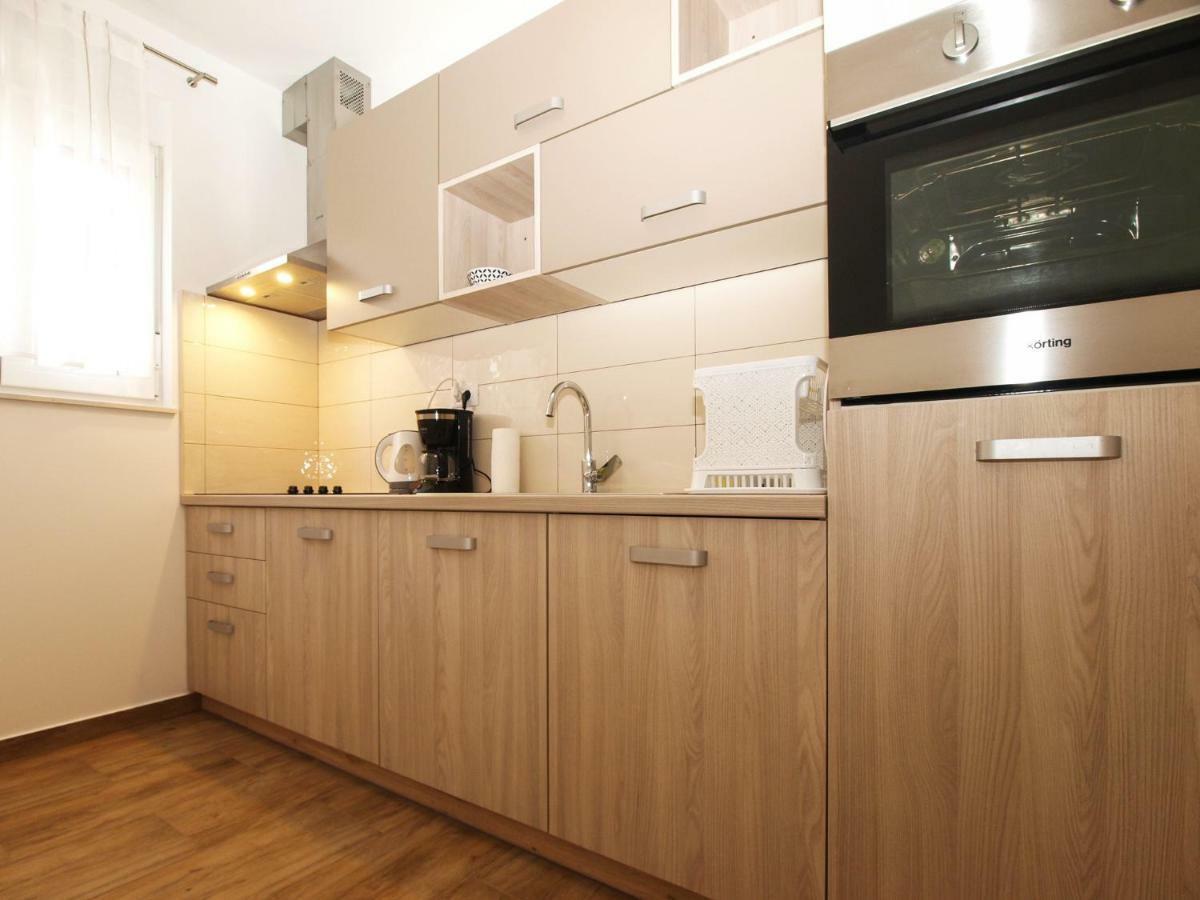 4 Stars Apartments-Pikula 法扎纳 外观 照片