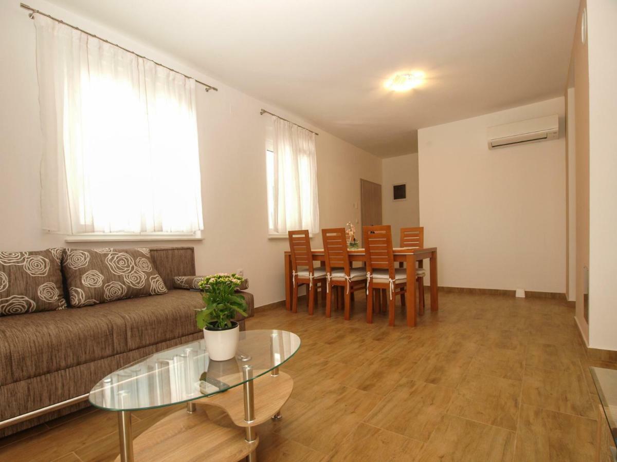 4 Stars Apartments-Pikula 法扎纳 外观 照片