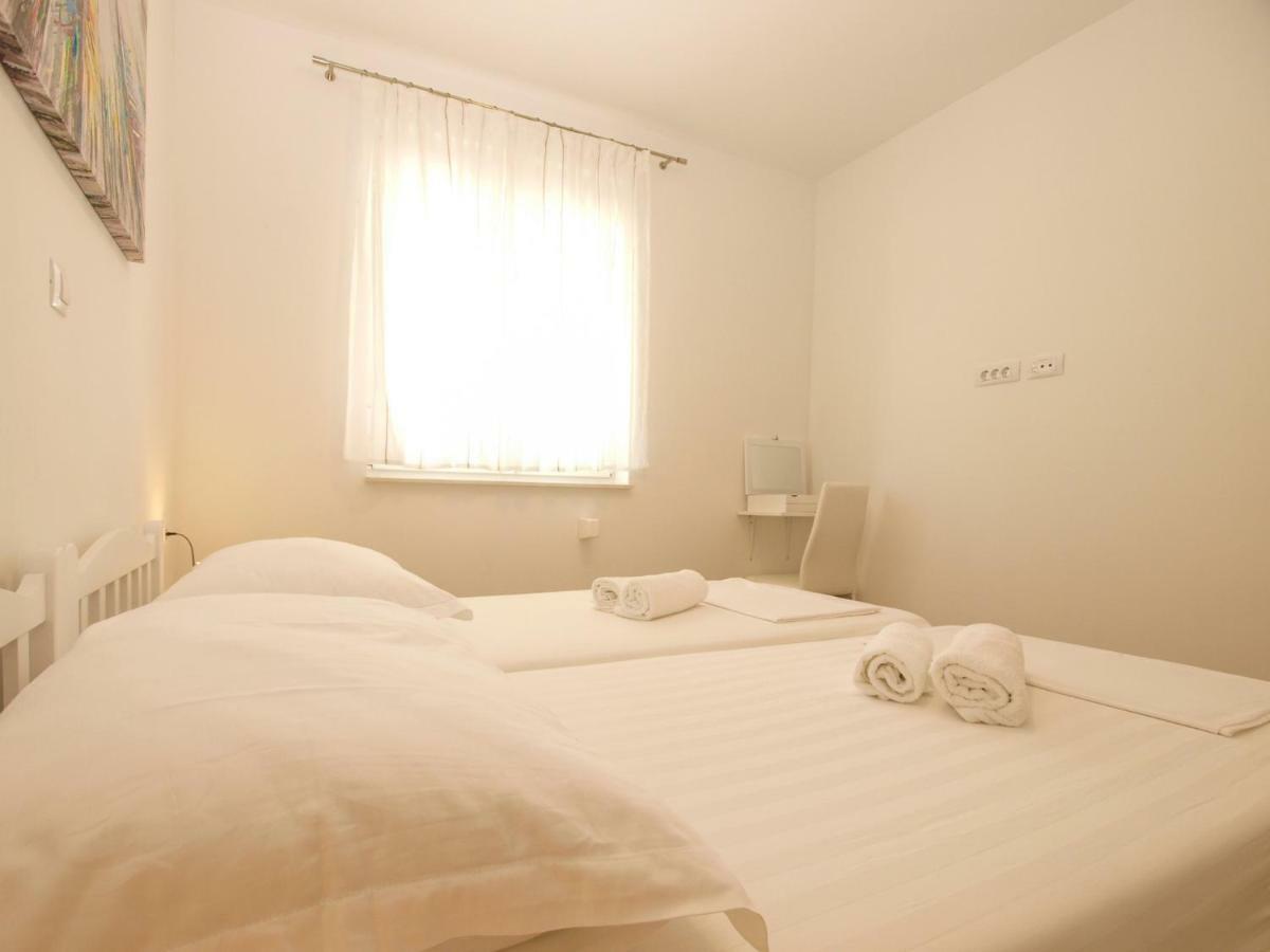 4 Stars Apartments-Pikula 法扎纳 外观 照片