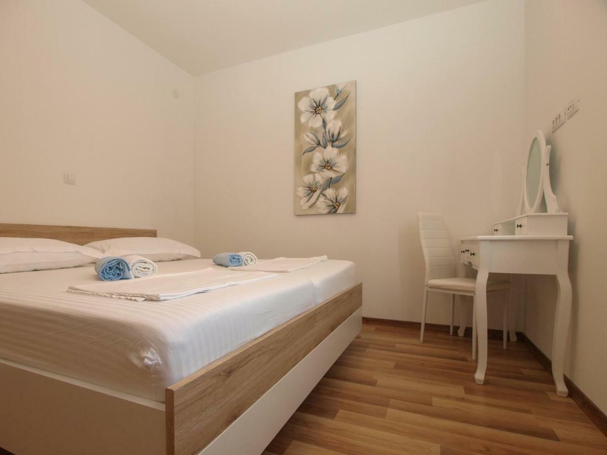 4 Stars Apartments-Pikula 法扎纳 外观 照片