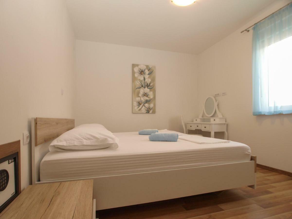 4 Stars Apartments-Pikula 法扎纳 外观 照片