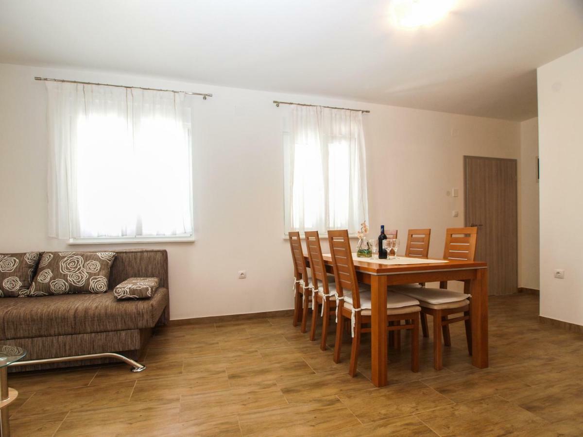 4 Stars Apartments-Pikula 法扎纳 外观 照片