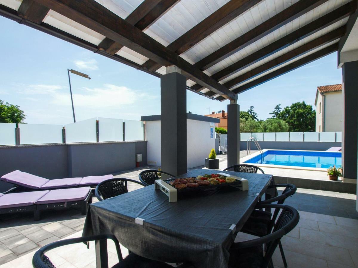 4 Stars Apartments-Pikula 法扎纳 外观 照片