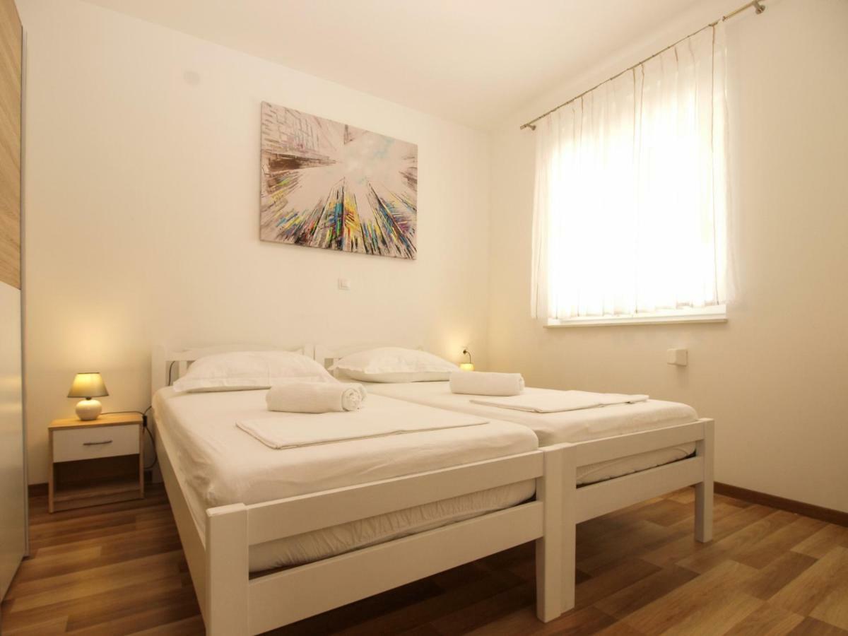 4 Stars Apartments-Pikula 法扎纳 外观 照片