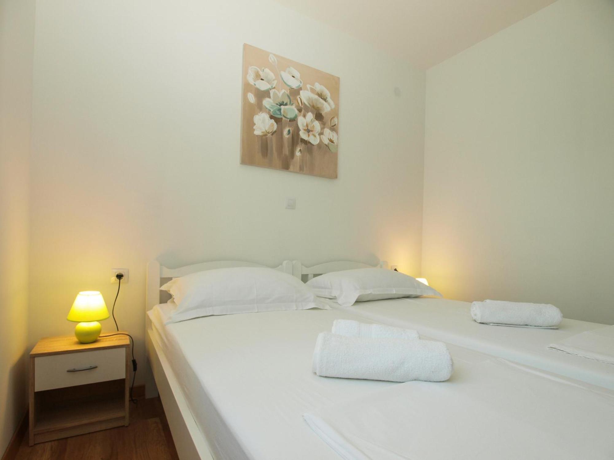 4 Stars Apartments-Pikula 法扎纳 外观 照片