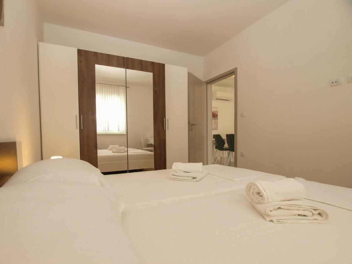 4 Stars Apartments-Pikula 法扎纳 外观 照片