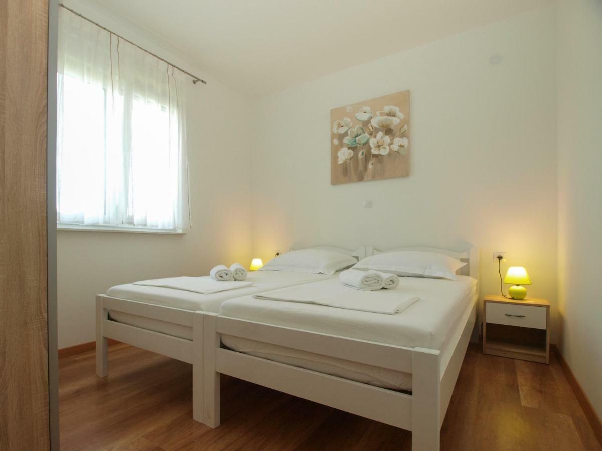 4 Stars Apartments-Pikula 法扎纳 外观 照片