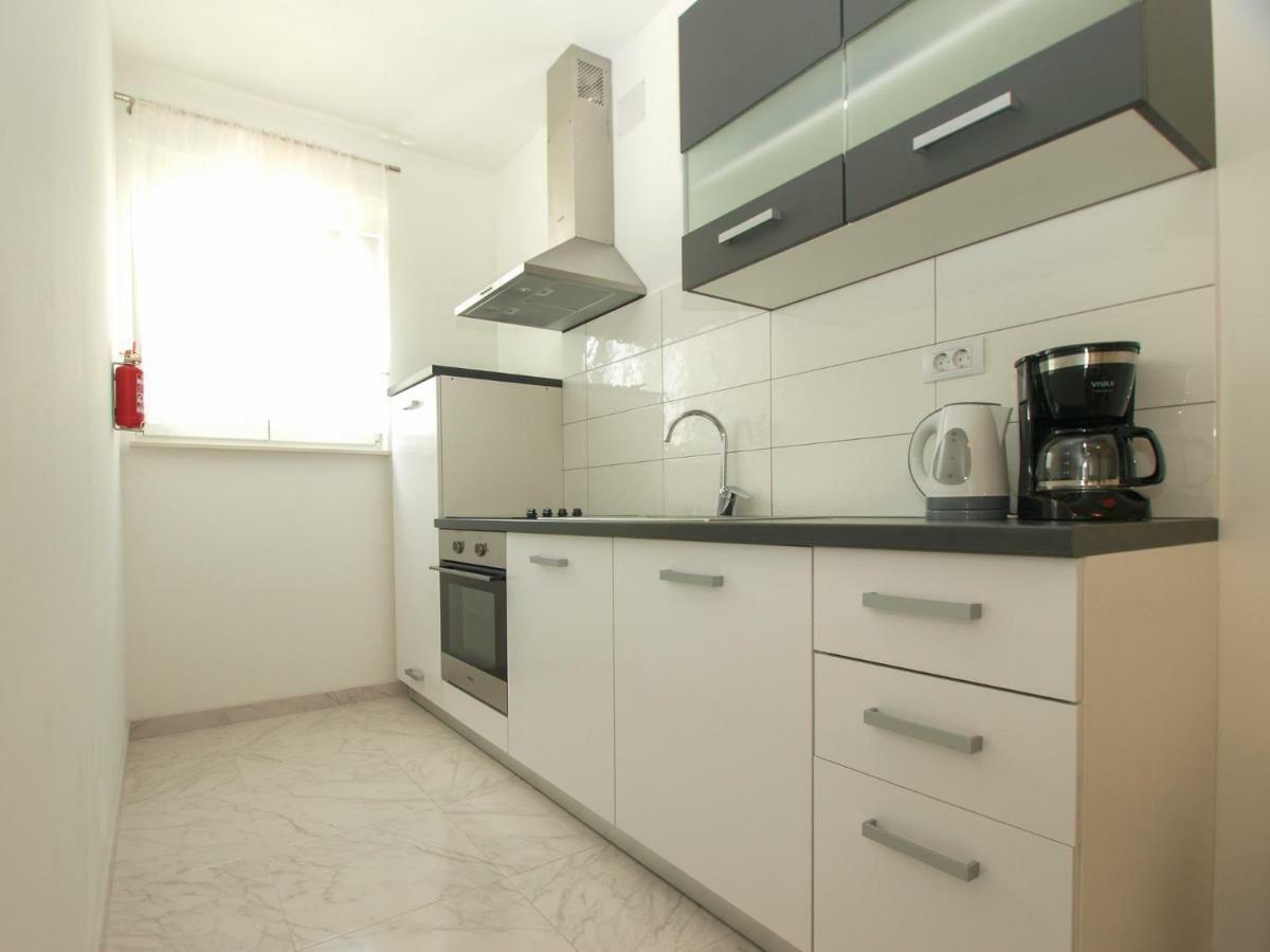 4 Stars Apartments-Pikula 法扎纳 外观 照片