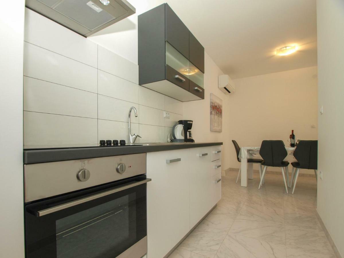 4 Stars Apartments-Pikula 法扎纳 外观 照片