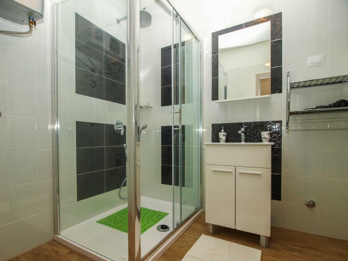 4 Stars Apartments-Pikula 法扎纳 外观 照片