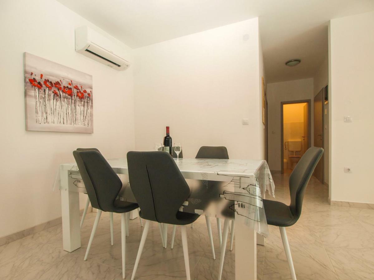 4 Stars Apartments-Pikula 法扎纳 外观 照片