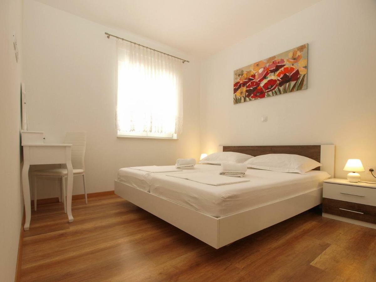 4 Stars Apartments-Pikula 法扎纳 外观 照片
