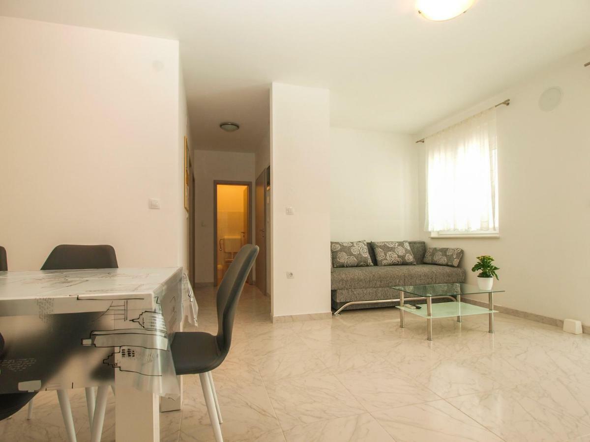 4 Stars Apartments-Pikula 法扎纳 外观 照片