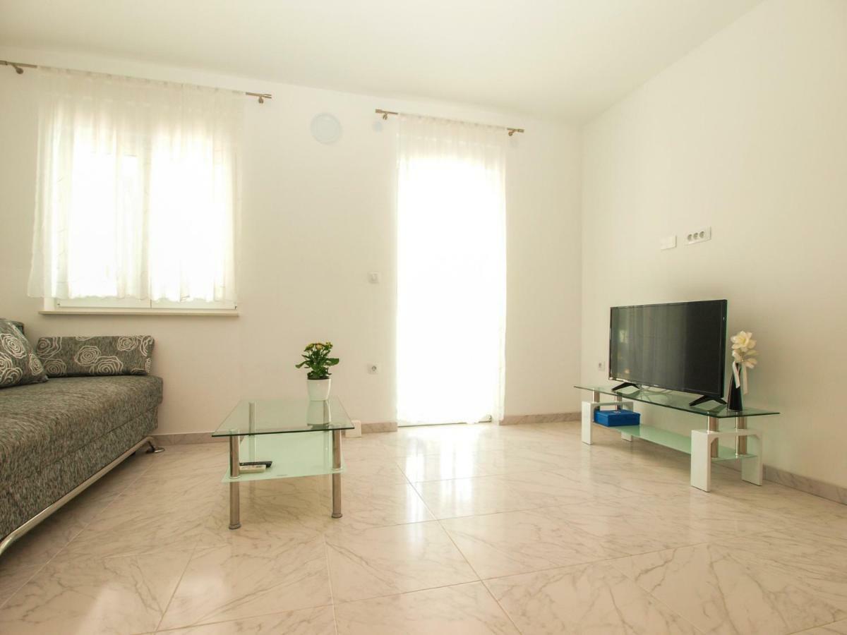 4 Stars Apartments-Pikula 法扎纳 外观 照片