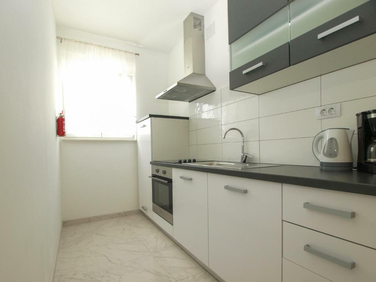 4 Stars Apartments-Pikula 法扎纳 外观 照片