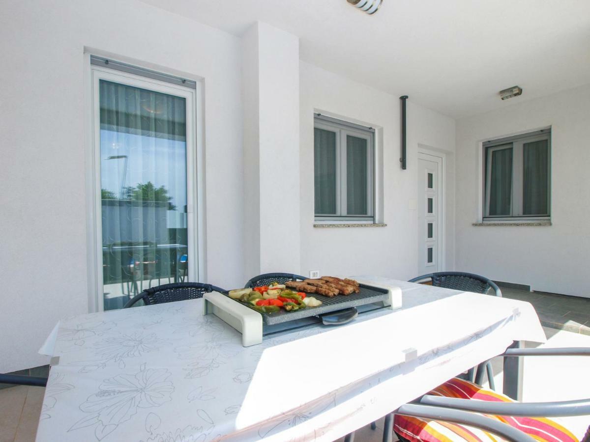 4 Stars Apartments-Pikula 法扎纳 外观 照片