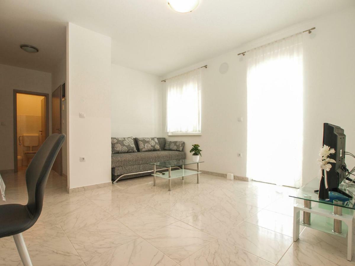 4 Stars Apartments-Pikula 法扎纳 外观 照片