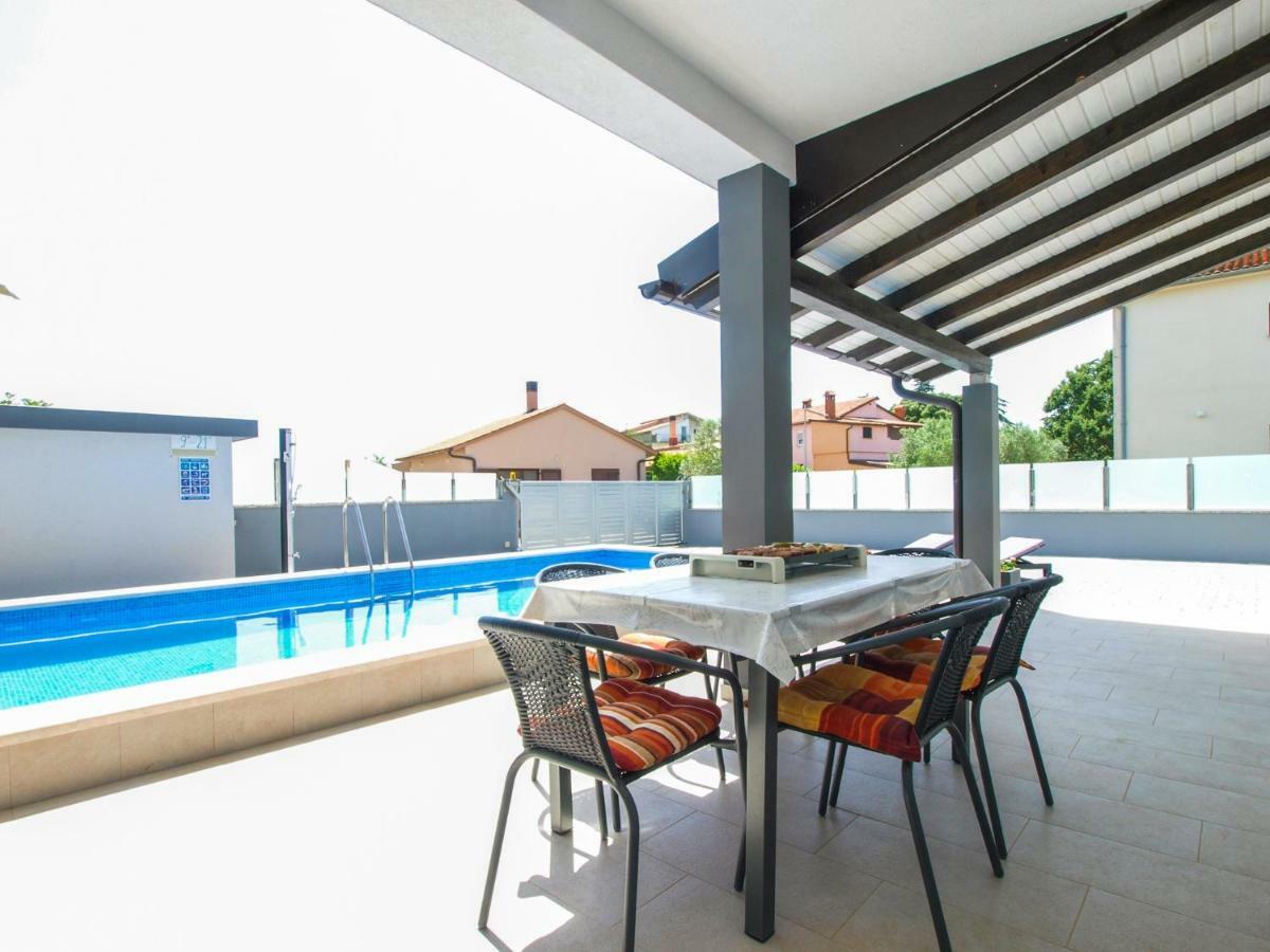 4 Stars Apartments-Pikula 法扎纳 外观 照片