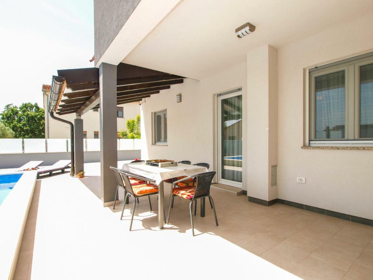 4 Stars Apartments-Pikula 法扎纳 外观 照片
