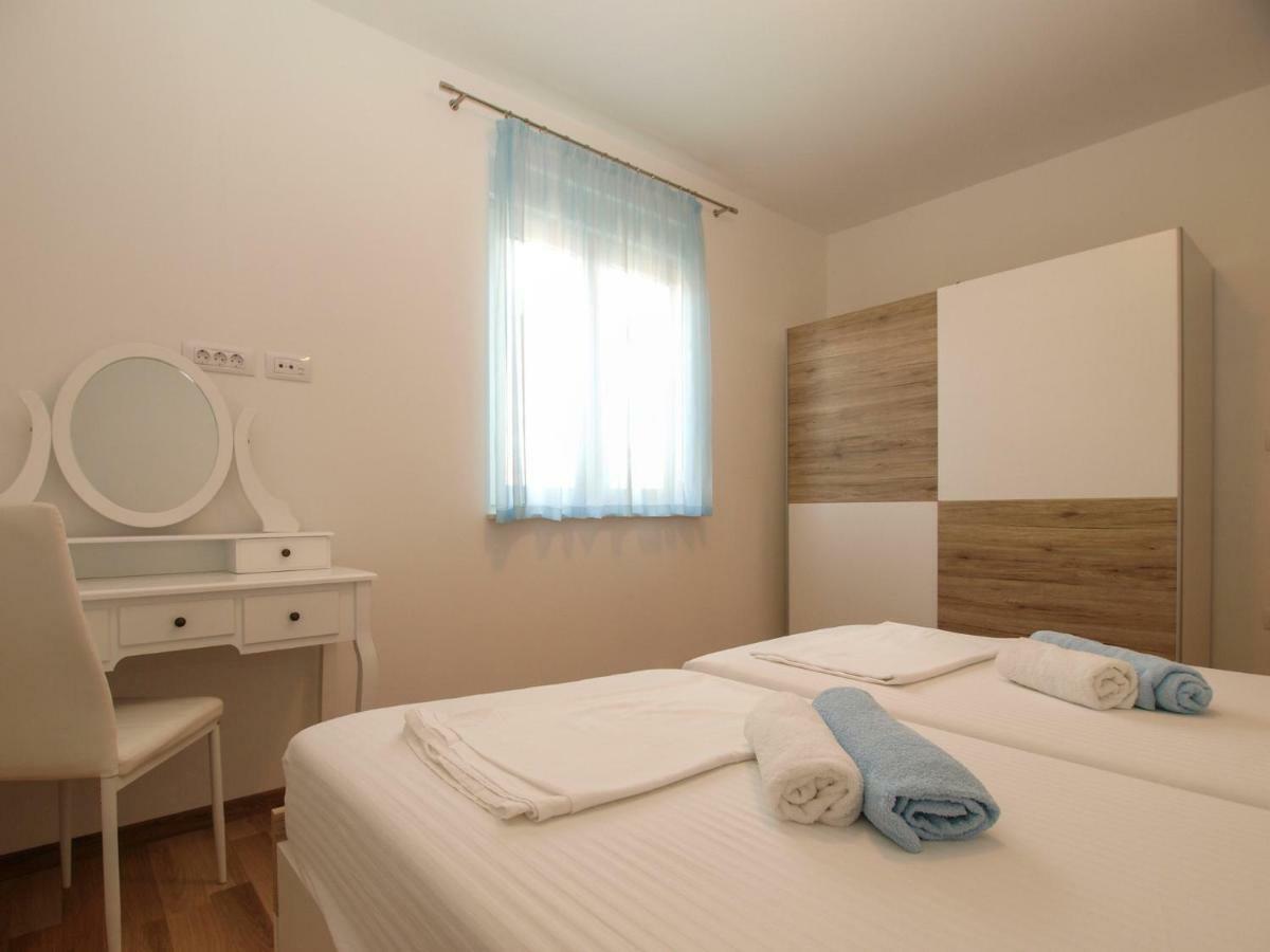 4 Stars Apartments-Pikula 法扎纳 外观 照片