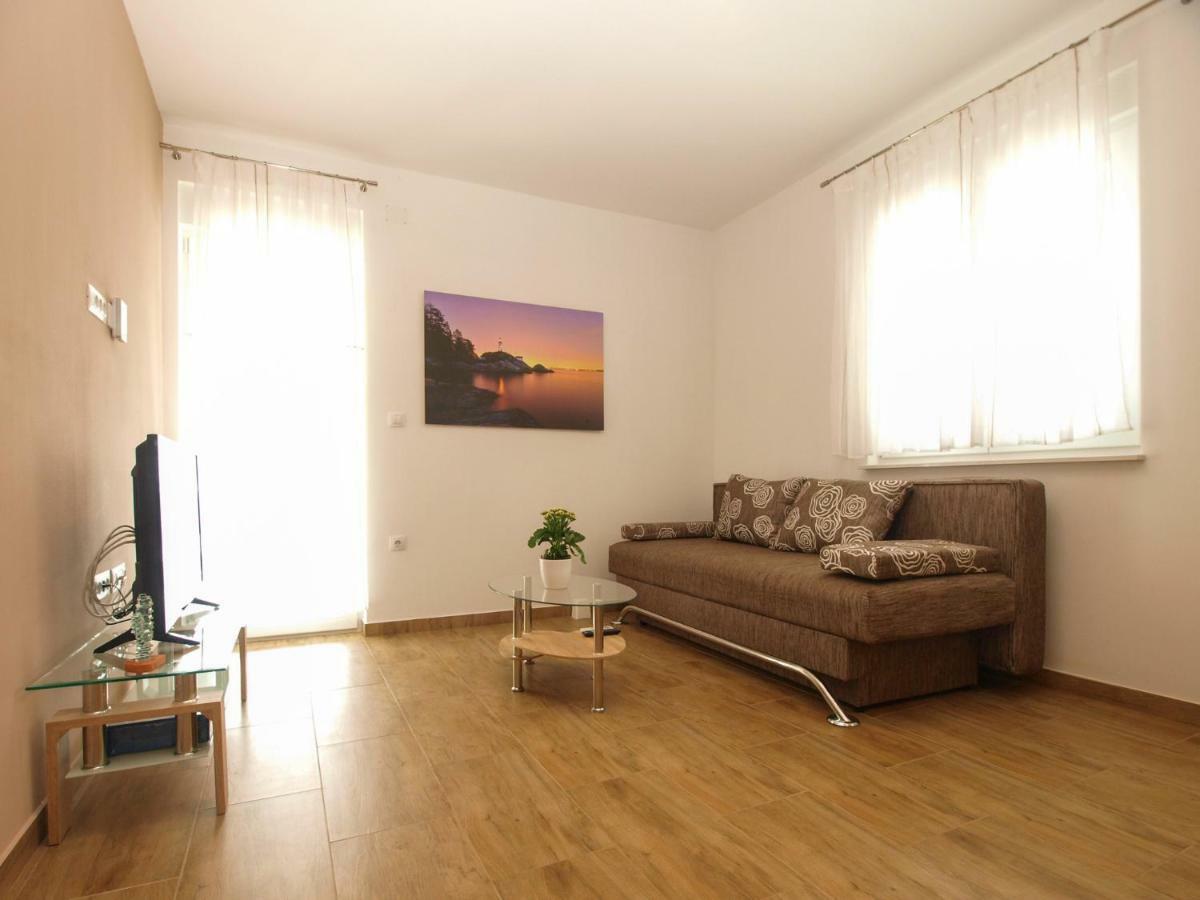 4 Stars Apartments-Pikula 法扎纳 外观 照片