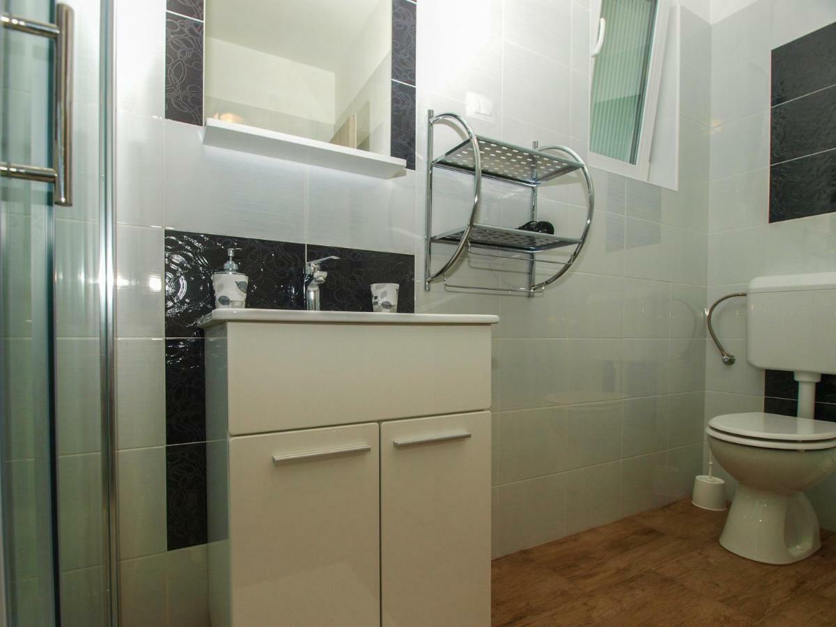 4 Stars Apartments-Pikula 法扎纳 外观 照片